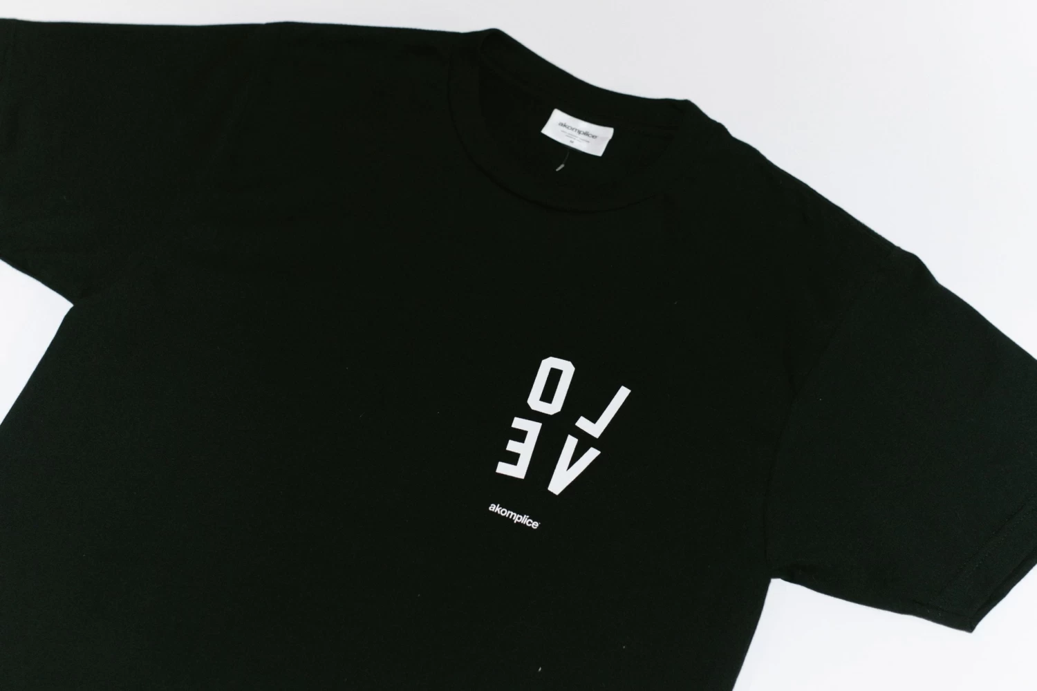 Akomplice - The Wrong Amazon Men's S/S Tee, Black - Image 3